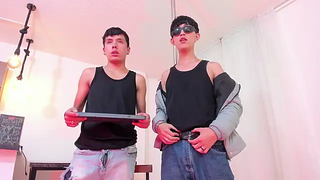 hoot booys  online show from 17, 10, 2025