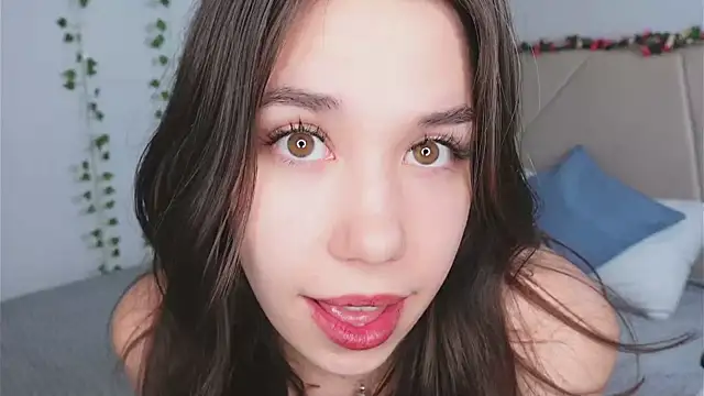 carolineliora online show from 12, 11, 2025