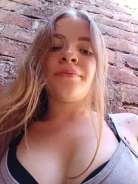 bambiluly online show from 10, 7, 2026