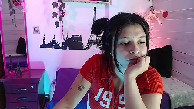petite coral online show from 25, 5, 2026
