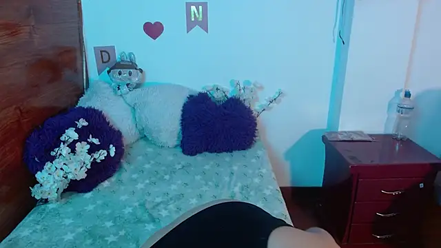 petite coral online show from 1, 12, 2025