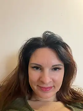 kinkysarahx online show from 16, 4, 2026