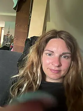 kinkysarahx online show from 21, 6, 2026