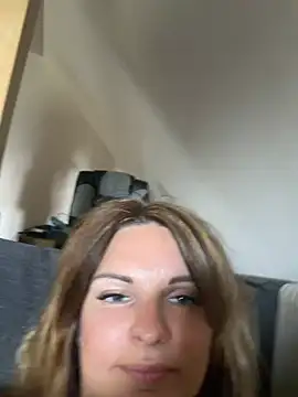 kinkysarahx online show from 11, 7, 2026