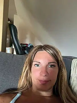 kinkysarahx online show from 21, 7, 2026