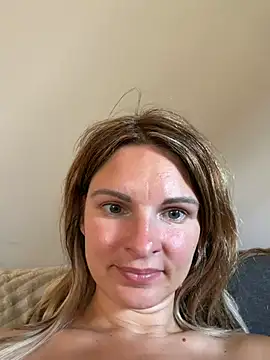kinkysarahx online show from 19, 6, 2026