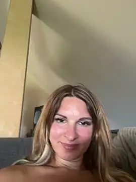 kinkysarahx online show from 18, 6, 2026