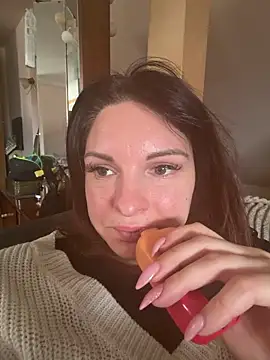 kinkysarahx online show from 31, 3, 2026