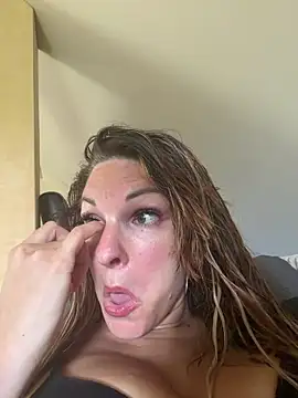 Snapshot of kinkysarahx chatting on 2, 6, 2026 kinkysarahx online show from 2, 6, 2026