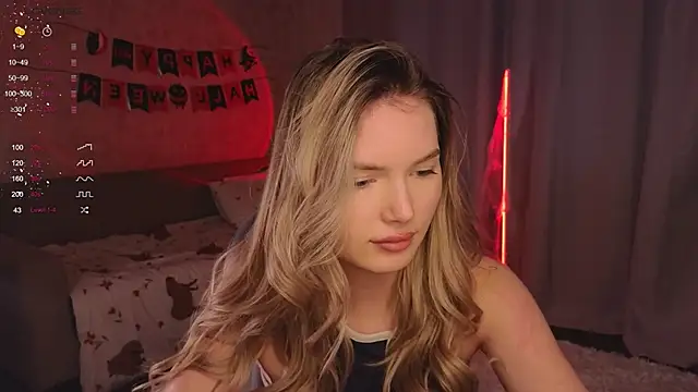 EvelynSin online show from 24, 10, 2025