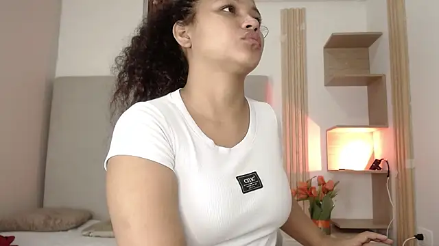 Snapshot of miel_alisha chatting on 4, 2, 2026 miel alisha online show from 4, 2, 2026