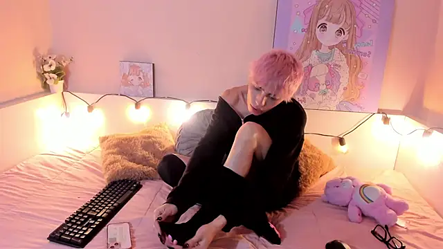 Strawberry Kitty  online show from 18, 10, 2025