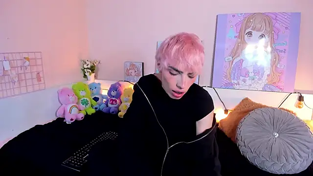 Strawberry Kitty  online show from 20, 10, 2025