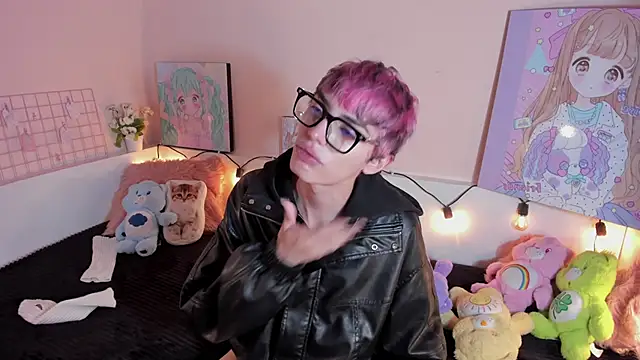 Strawberry Kitty  online show from 22, 11, 2025