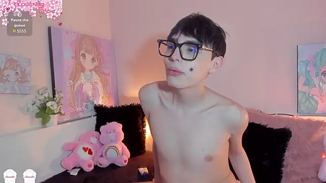 Strawberry Kitty  online show from 23, 3, 2026