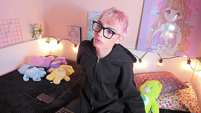 Strawberry Kitty  online show from 17, 11, 2025