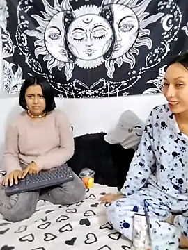 Snapshot of emily_n_abby chatting on 15, 6, 2026 emily n abby online show from 15, 6, 2026