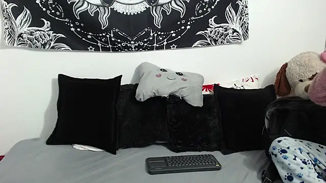 emily n abby online show from 12, 11, 2025