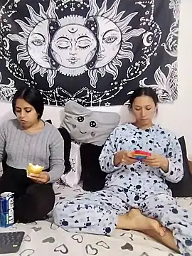 emily n abby online show from 27, 4, 2026