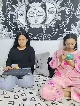 Snapshot of emily_n_abby chatting on 9, 6, 2026 emily n abby online show from 9, 6, 2026