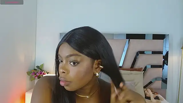 Maiacharris  online show from 17, 12, 2025