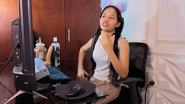 sharon ivanna12 online show from 17, 4, 2026