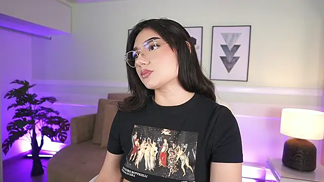 EmilyTurneer online show from 13, 11, 2025