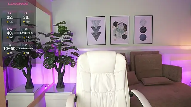 EmilyTurneer online show from 27, 2, 2026