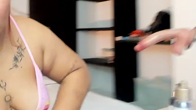 Halleyrosse online show from 28, 10, 2025