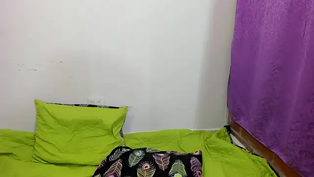 KYMBERLY0825 online show from 18, 4, 2026