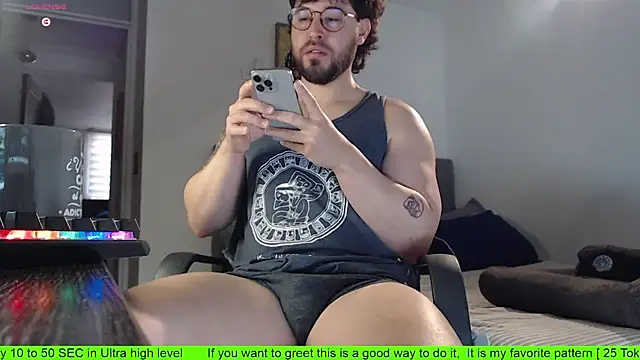 Snapshot of SugaredDigit chatting on 6, 10, 2025 SugaredDigit online show from 6, 10, 2025