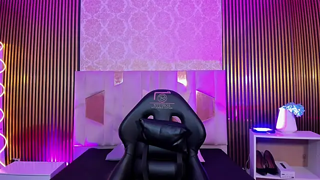 Adisson Tay online show from 13, 11, 2025