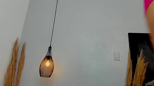 Amelia Brixton online show from 5, 12, 2025