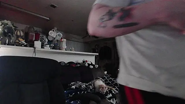 biggerisbetter12 online show from 2, 2, 2026