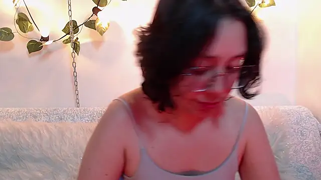 Snapshot of Milie_yue chatting on 21, 10, 2025 Milie yue online show from 21, 10, 2025