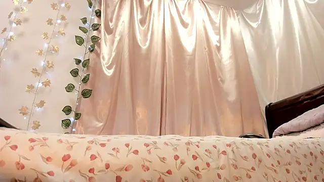 Snapshot of Milie_yue chatting on 24, 11, 2025 Milie yue online show from 24, 11, 2025