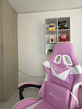  Alicee 1 online show from 4, 7, 2026