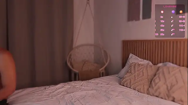 Snapshot of Little_Emma_11 chatting on 16, 2, 2026 Little Emma 11 online show from 16, 2, 2026