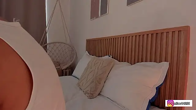 Snapshot of Little_Emma_11 chatting on 1, 2, 2026 Little Emma 11 online show from 1, 2, 2026