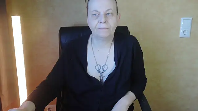 Diamond Bite online show from 7, 11, 2025