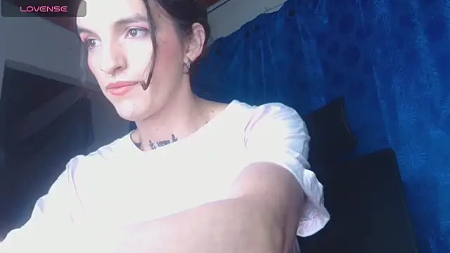 Scarlett crastrawberry online show from 26, 10, 2025