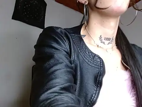 Scarlett crastrawberry online show from 4, 4, 2026