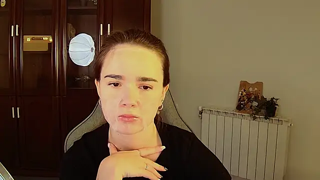 May Bloom online show from 29, 10, 2025