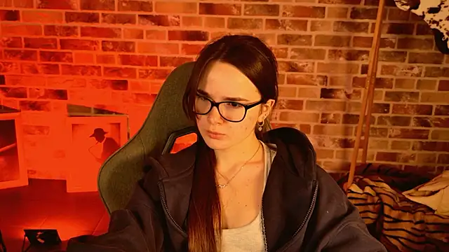 May Bloom online show from 1, 3, 2026