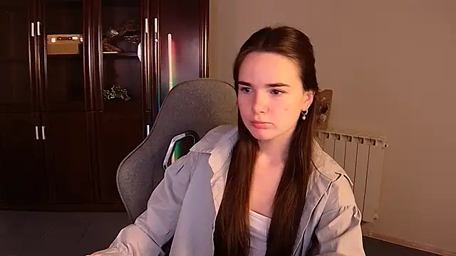 May Bloom online show from 23, 10, 2025