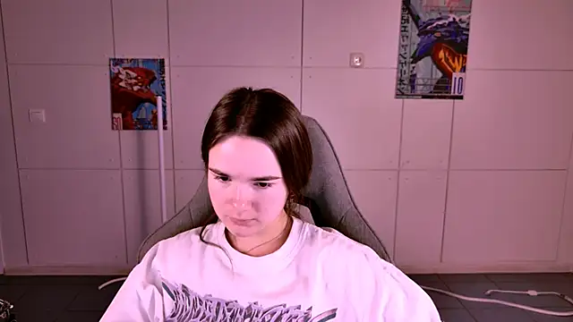 May Bloom online show from 27, 11, 2025