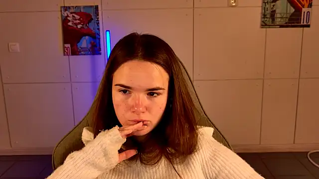 May Bloom online show from 27, 10, 2025