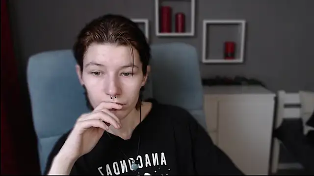 Snapshot of guitarandangell chatting on 14, 12, 2025 guitarandangell online show from 14, 12, 2025