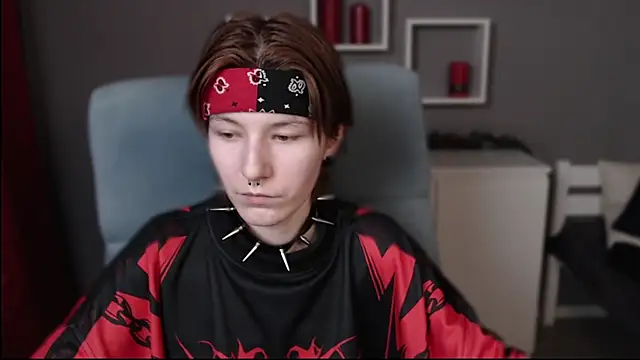 Snapshot of guitarandangell chatting on 18, 12, 2025 guitarandangell online show from 18, 12, 2025