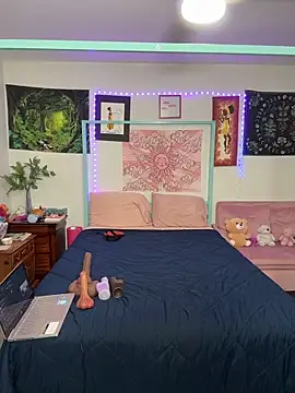 DaisyMynx online show from 18, 12, 2025